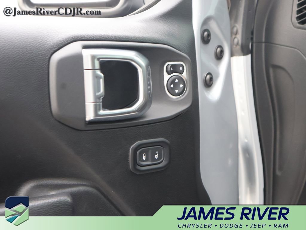 Used 2023 Jeep Gladiator Rubicon w/ Cold Weather Group image 21