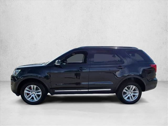 Used 2019 Ford Explorer XLT w/ Equipment Group 202A AWD/4WD image 9