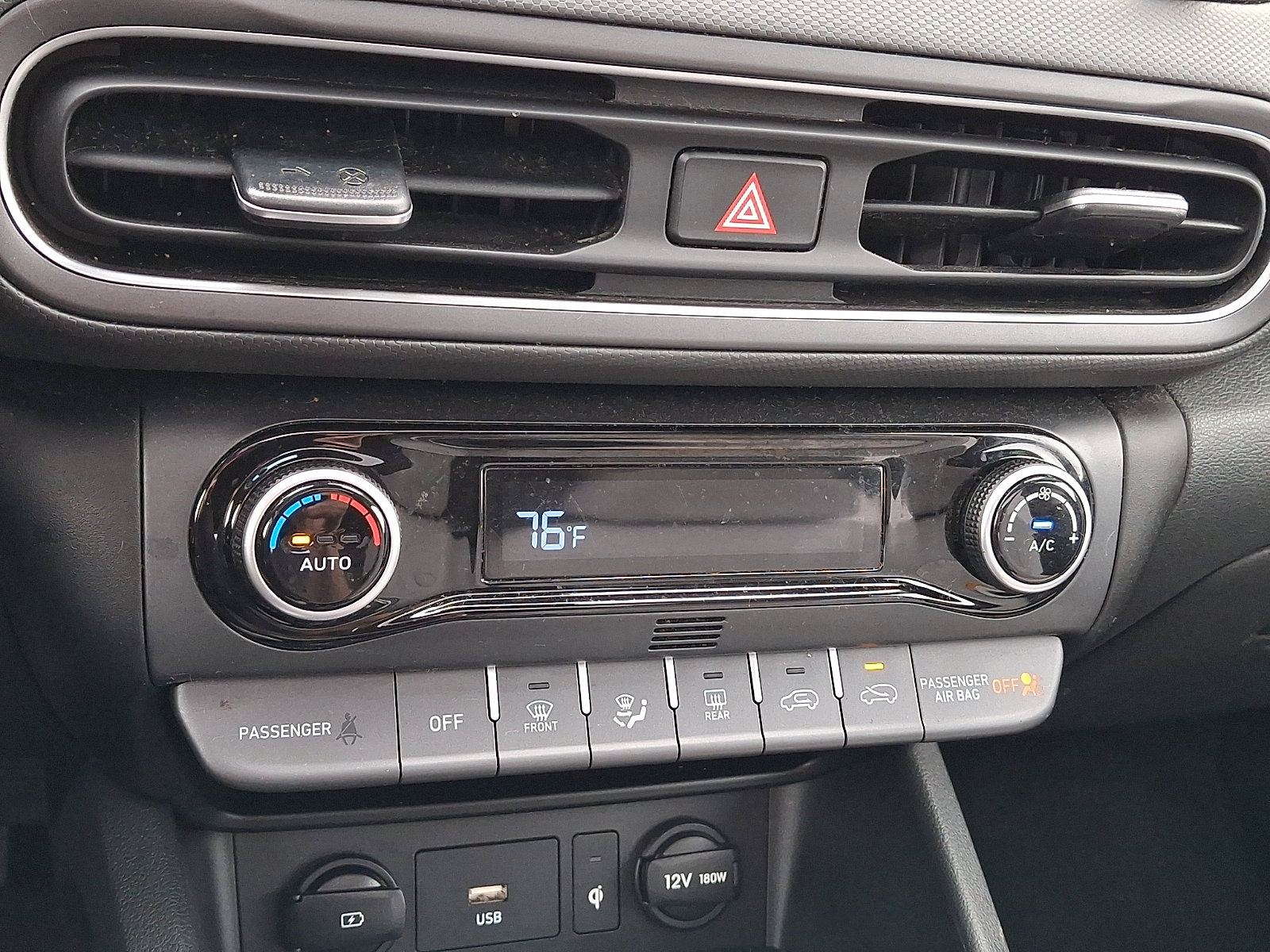 Certified 2023 Hyundai Kona SEL w/ Convenience Package image 16