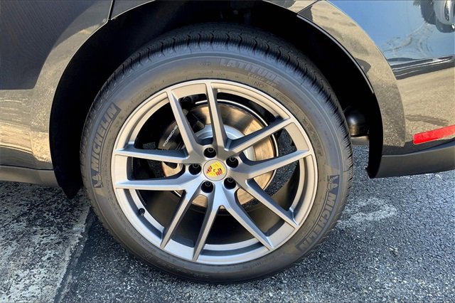 New 2026 Porsche Macan image 16