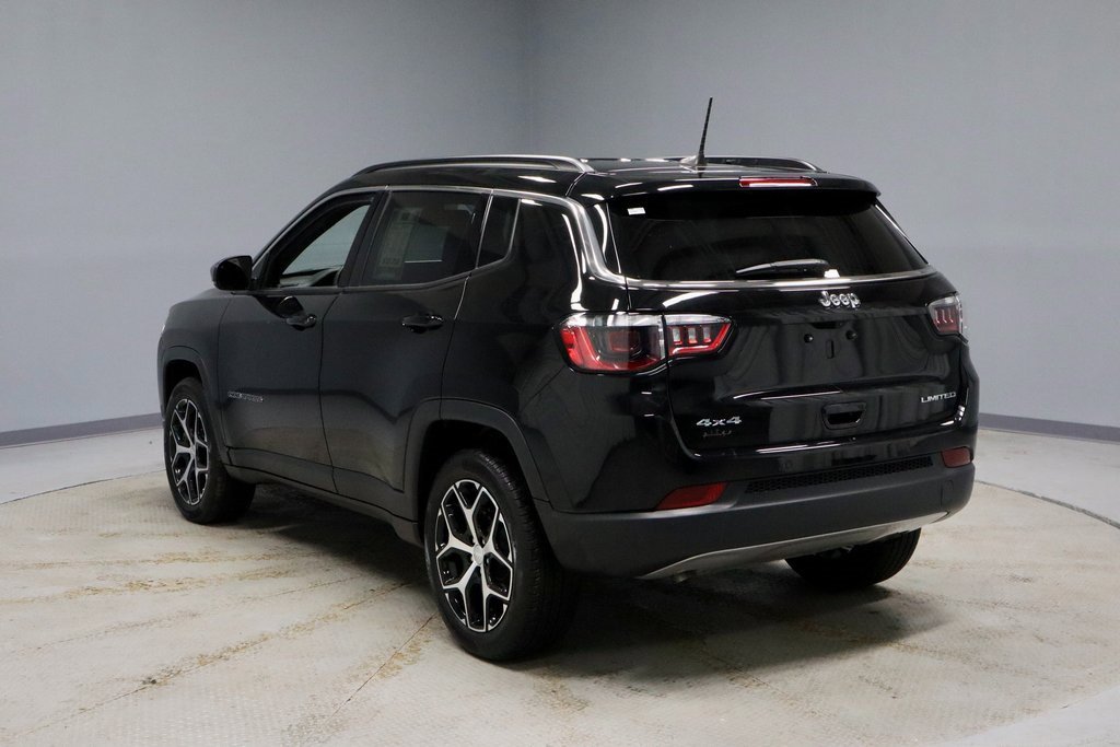 Used 2024 Jeep Compass Limited image 9