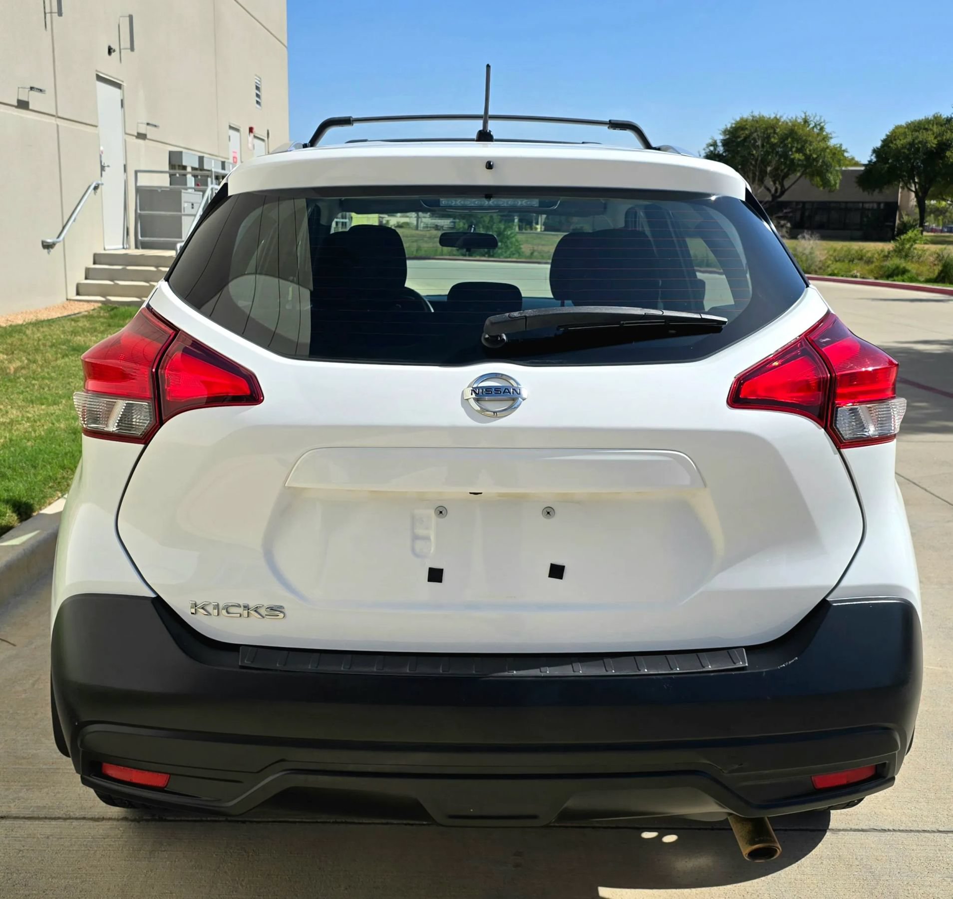 Used 2018 Nissan Kicks S w/ Exterior Package FWD image 10