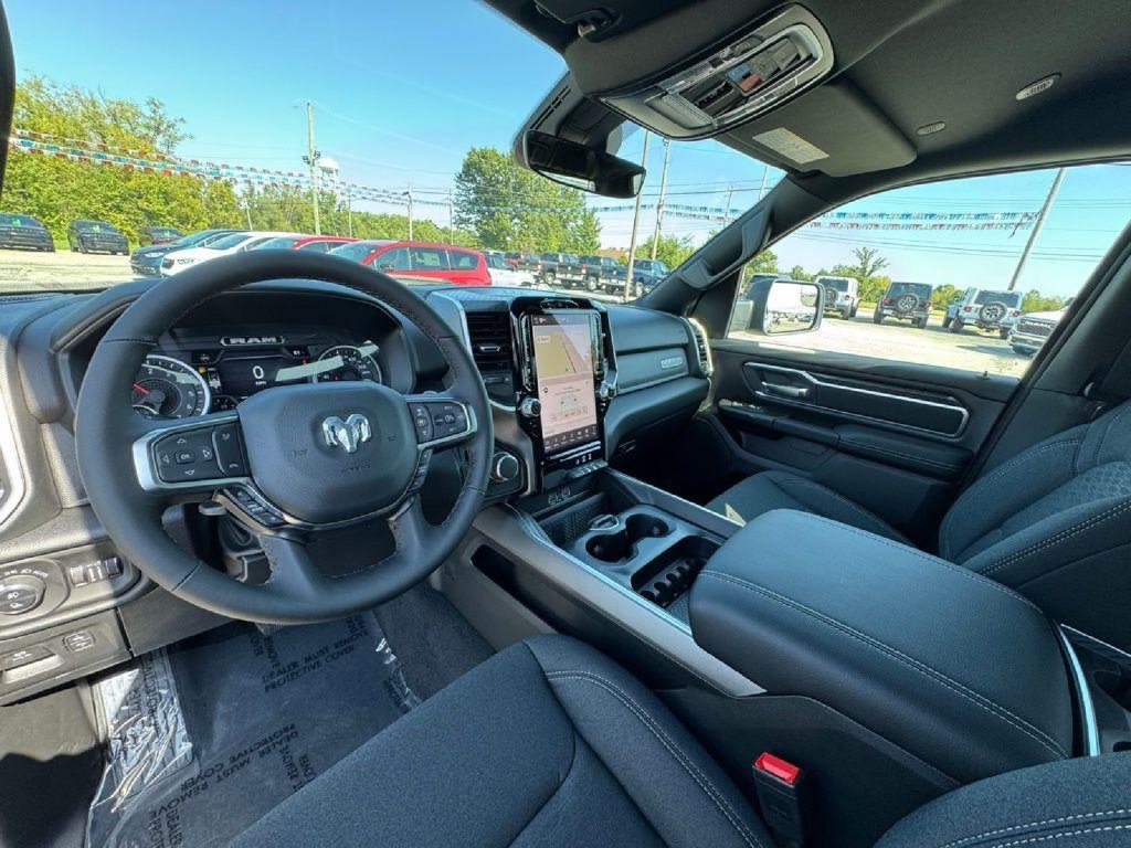 New 2026 RAM 1500 Big Horn AWD/4WD image 19