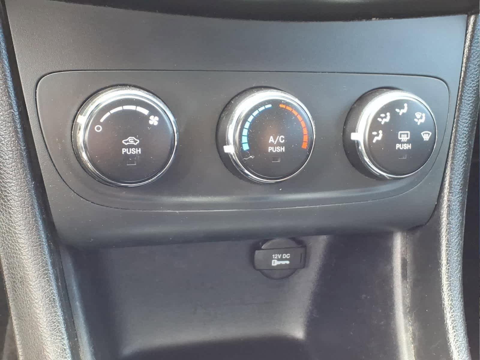 Used 2012 Dodge Avenger SE FWD image 14