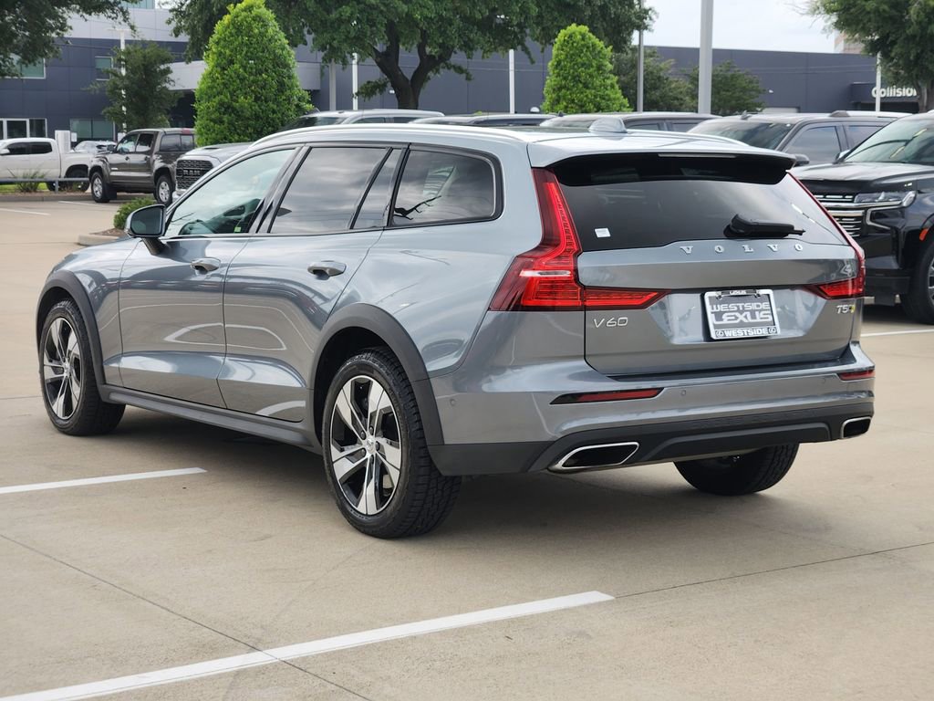 Used 2020 Volvo V60 T5 Cross Country AWD/4WD image 5