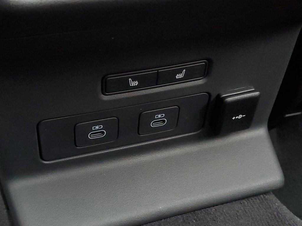 New 2026 Land Rover Range Rover Velar Dynamic SE image 32