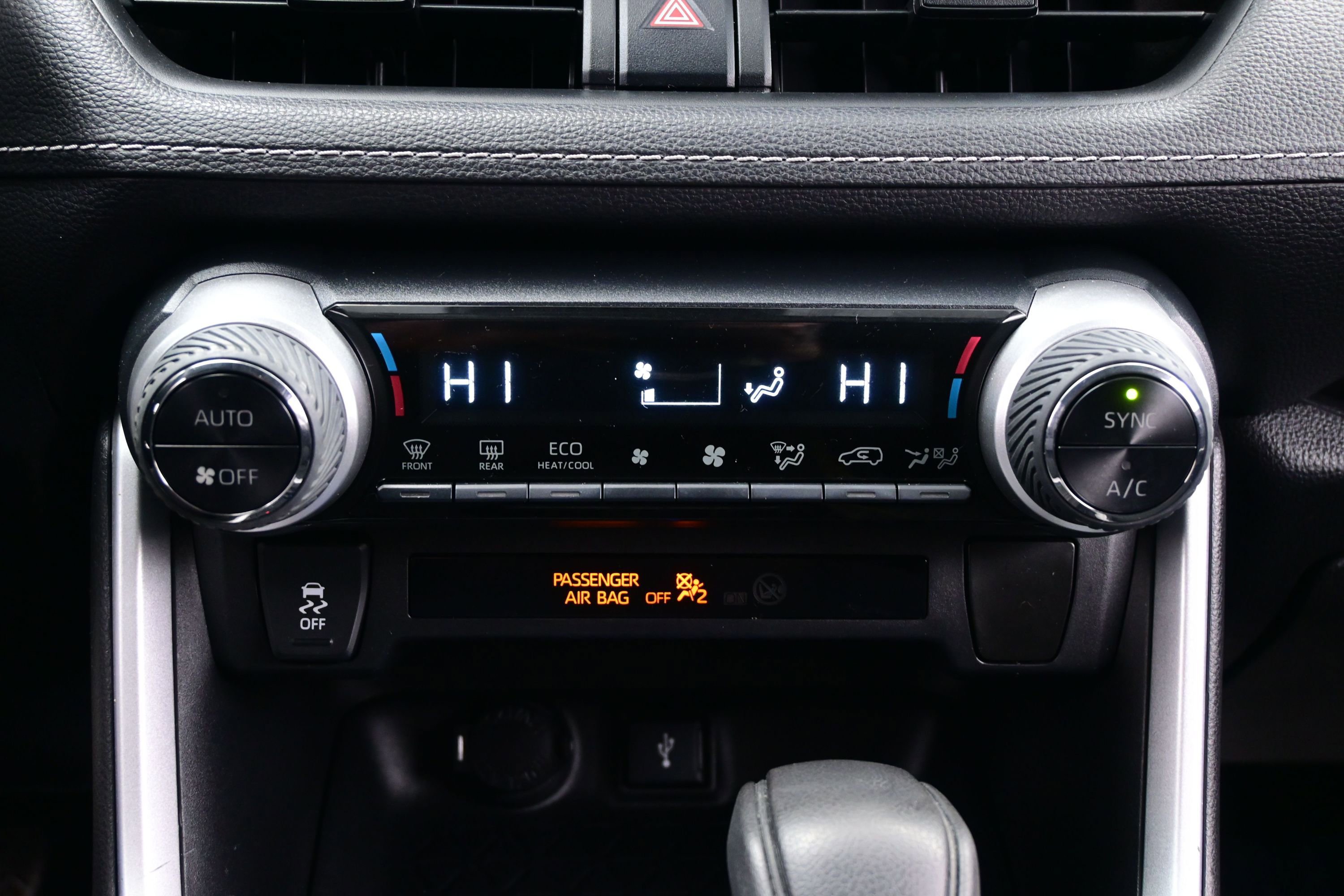 Used 2021 Toyota RAV4 LE AWD/4WD image 19