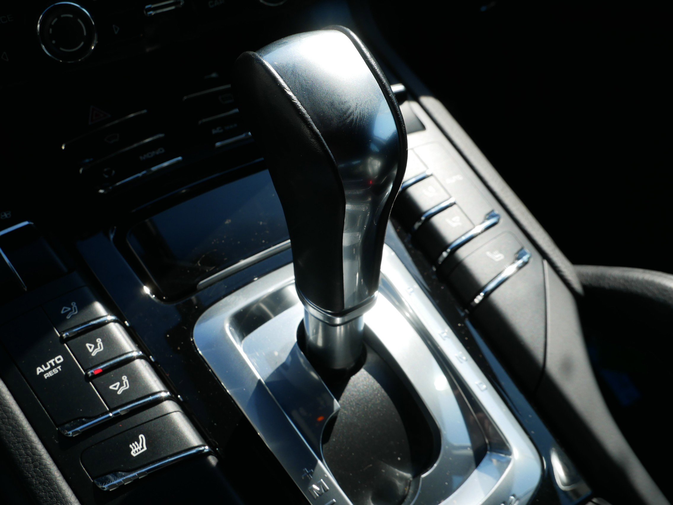 Used 2011 Porsche Cayenne S image 15