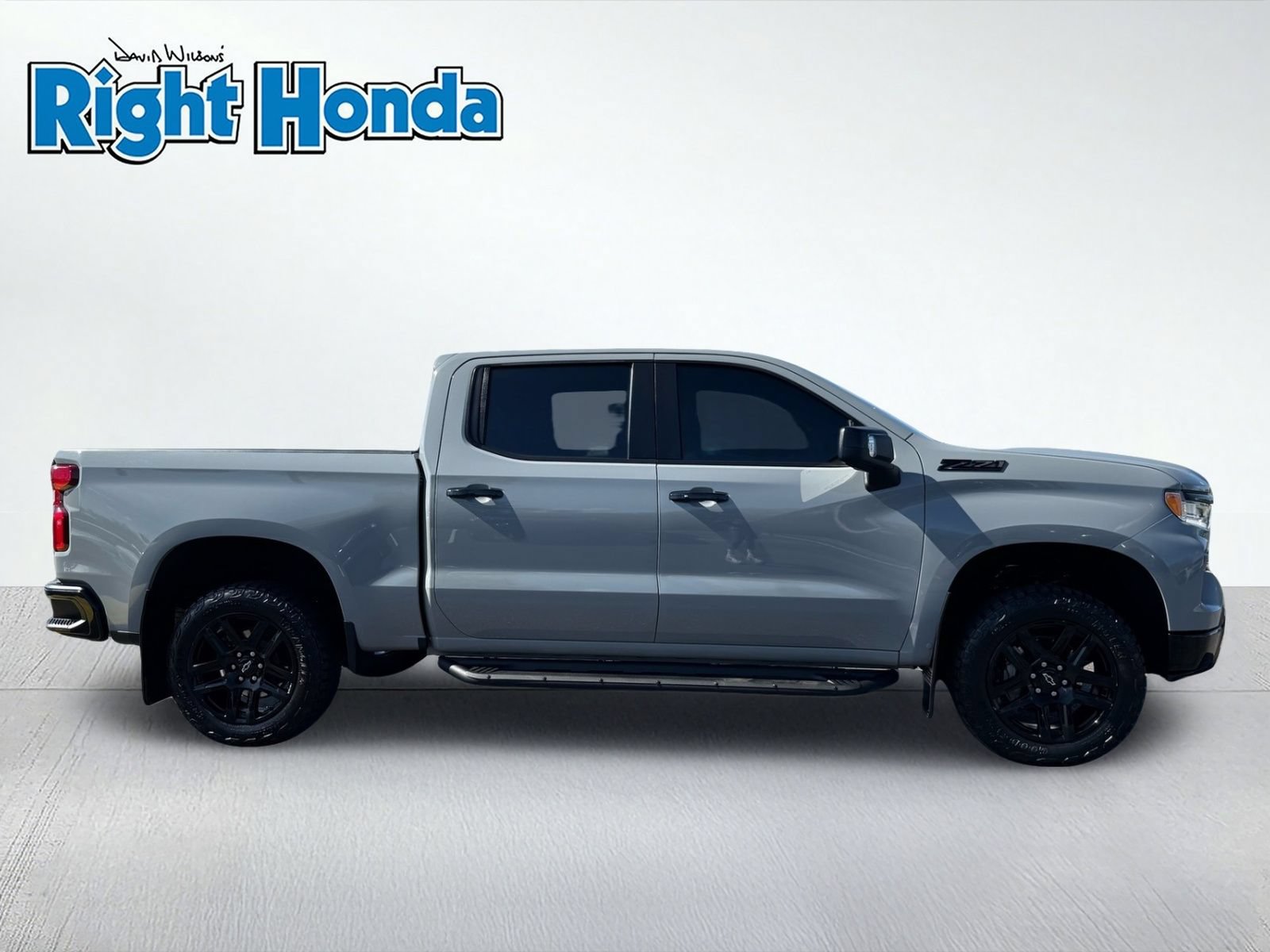 Used 2024 Chevrolet Silverado 1500 LT Trail Boss w/ Convenience Package II AWD/4WD image 9