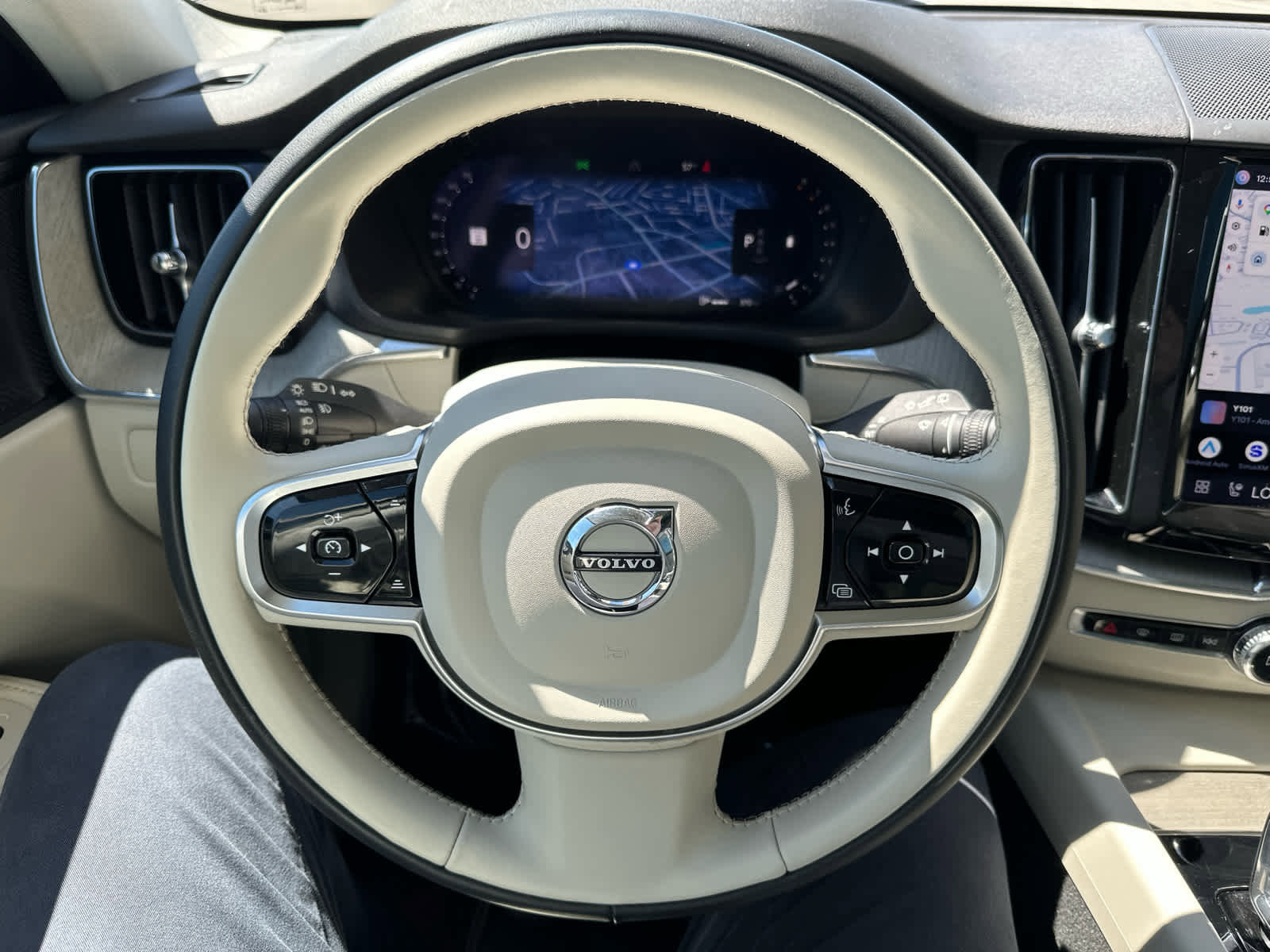 Used 2023 Volvo XC60 B5 Plus w/ Climate Package image 12