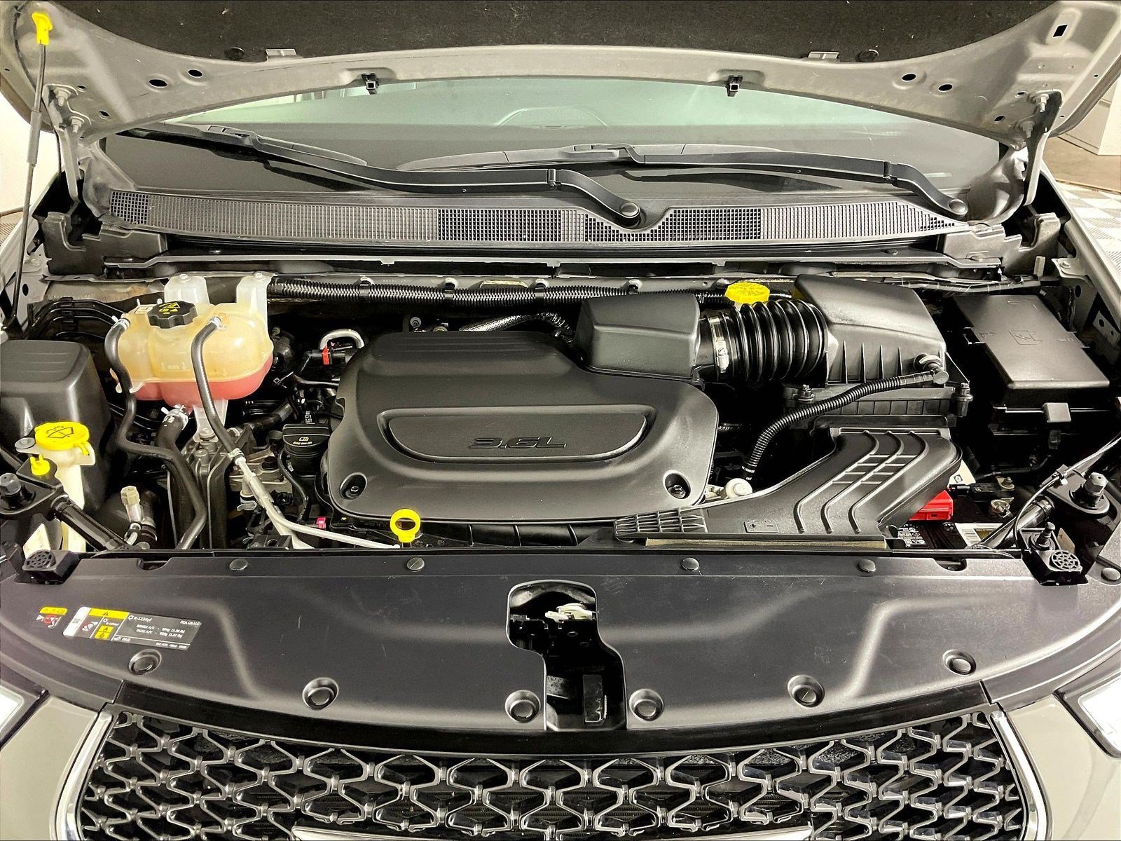 Used 2023 Chrysler Pacifica Touring-L FWD image 30