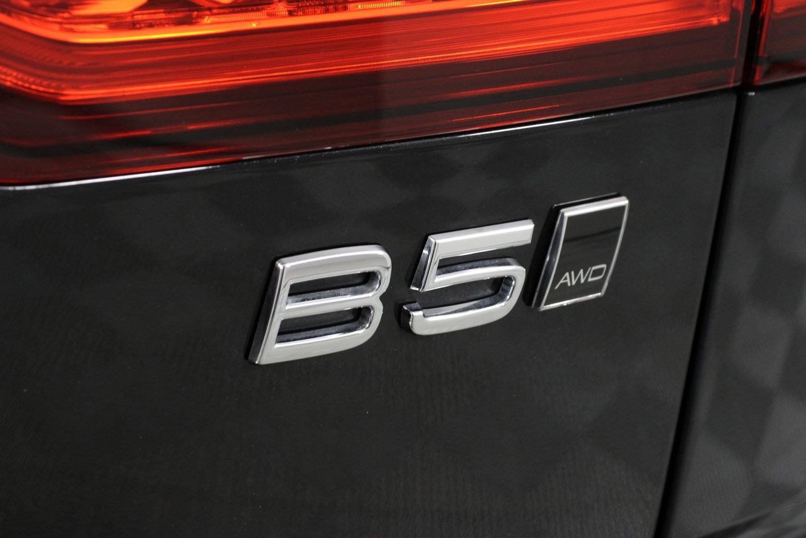 Certified 2025 Volvo V60 B5 Cross Country Plus image 20