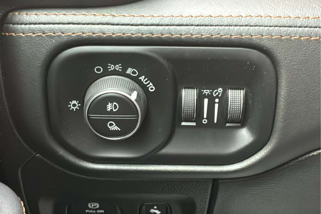 Used 2020 RAM 1500 Limited AWD/4WD image 11