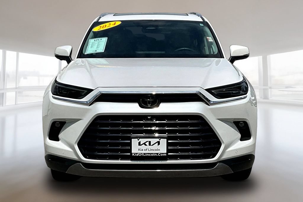 Used 2024 Toyota Grand Highlander AWD image 2