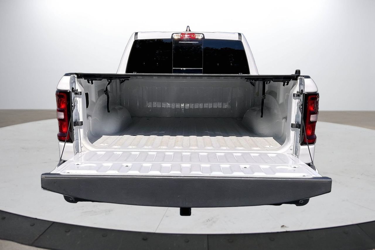 Certified 2025 RAM 1500 Tradesman w/ Night Edition AWD/4WD image 25