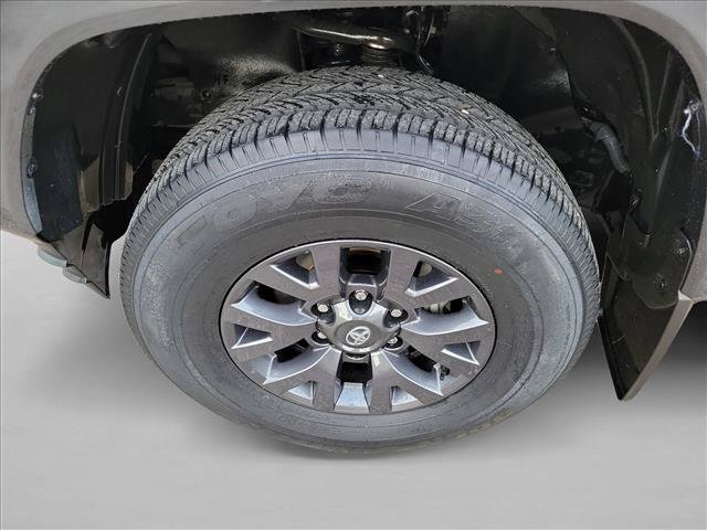 Used 2022 Toyota Tacoma SR5 RWD image 9