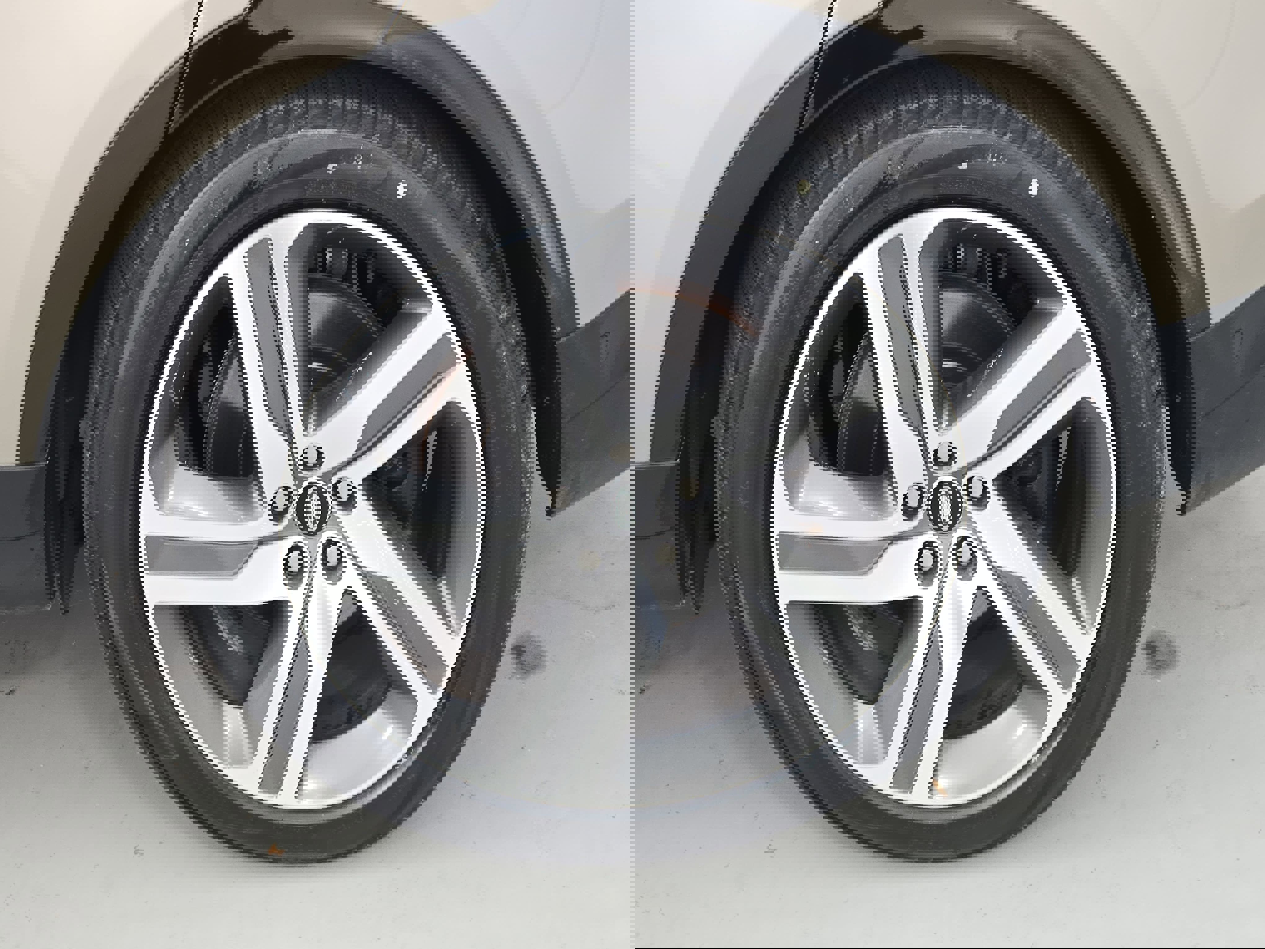 Certified 2024 Land Rover Discovery Metropolitan Edition image 31