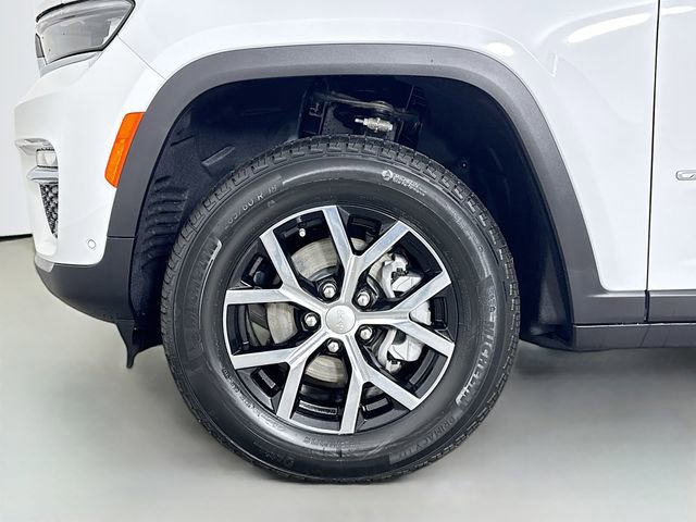 New 2025 Jeep Grand Cherokee Limited w/ Luxury Tech Group II image 34