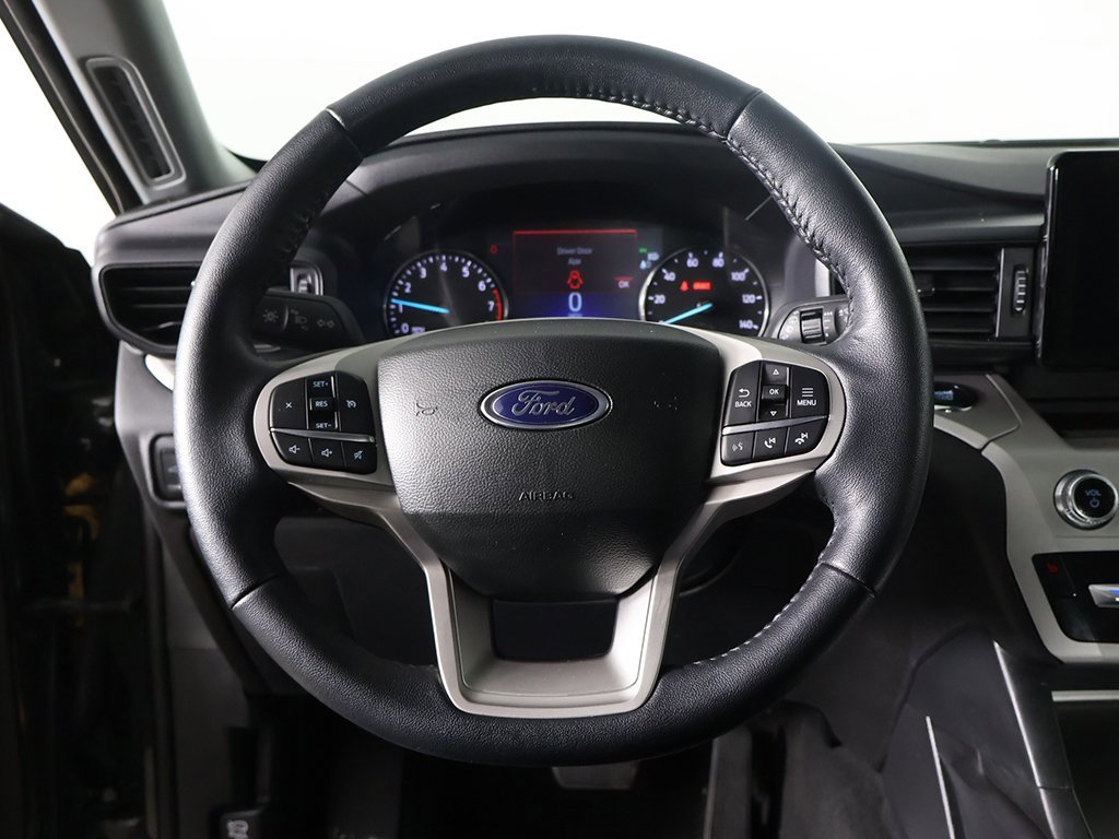 Used 2023 Ford Explorer XLT image 36