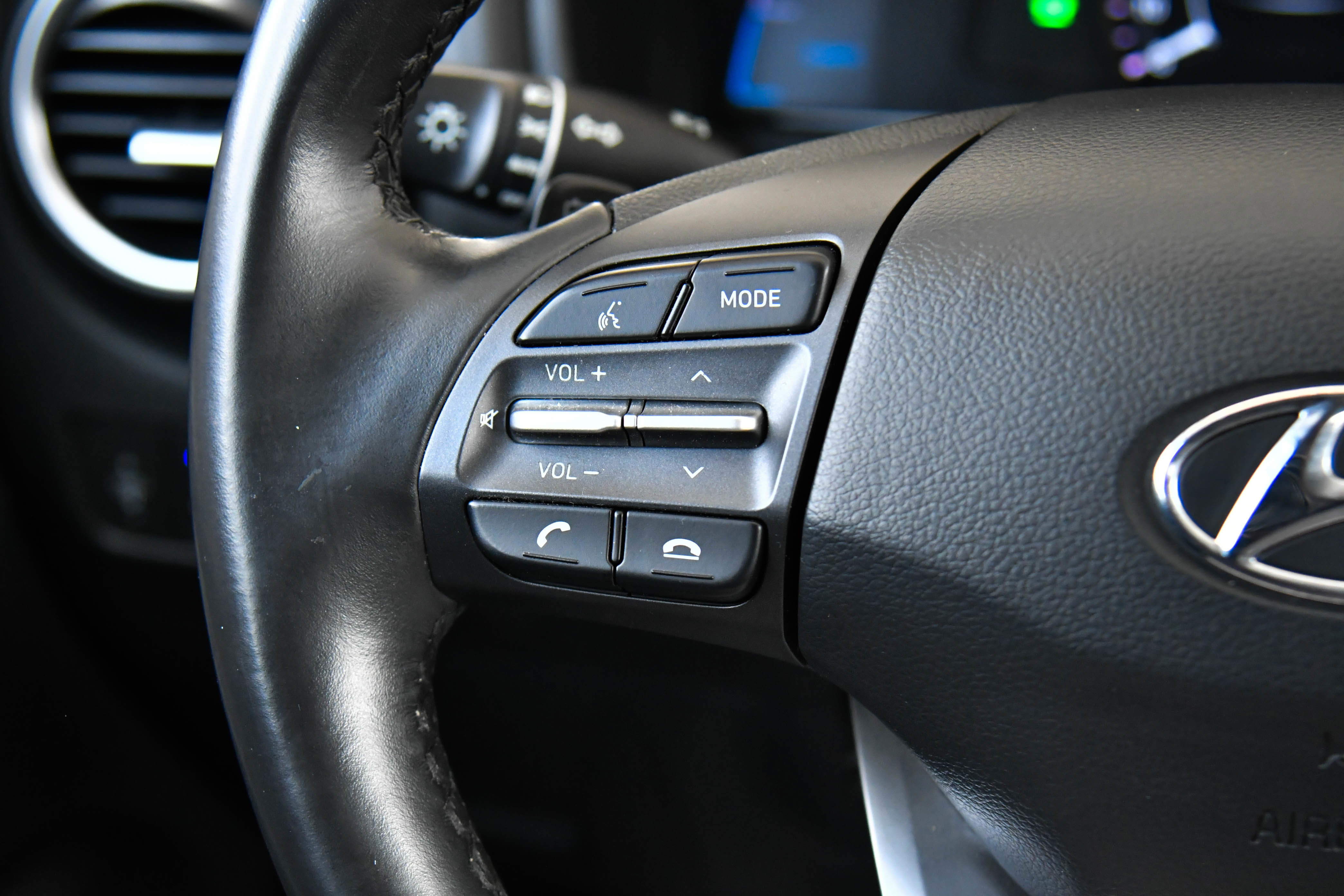 Used 2021 Hyundai Kona Limited image 31