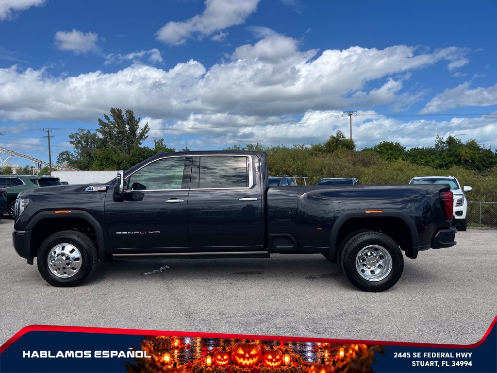 New 2026 GMC Sierra 3500 Denali w/ Denali Reserve Package AWD/4WD image 4