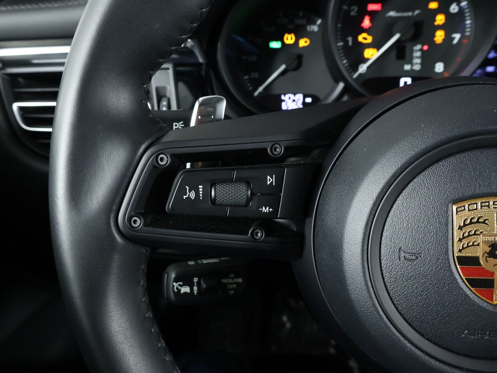 Certified 2026 Porsche Macan Turbo AWD/4WD image 14