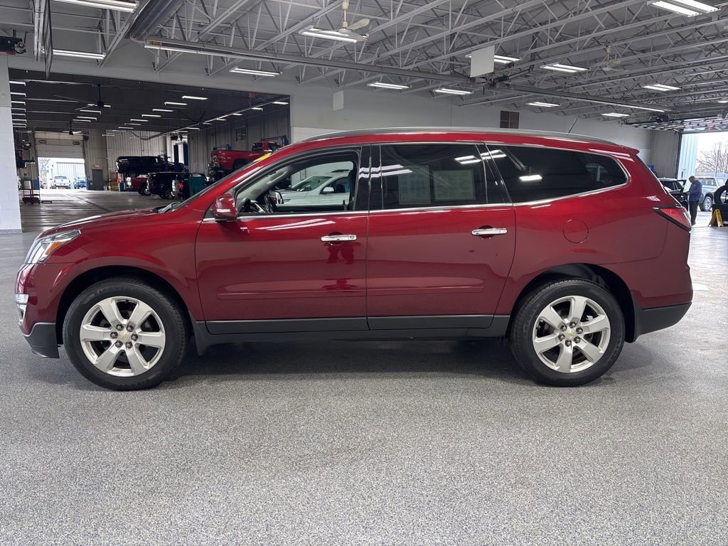 Used 2016 Chevrolet Traverse LT w/ Style and Technology Package image 4