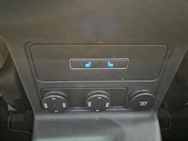 Used 2020 Jaguar F-PACE Premium image 17