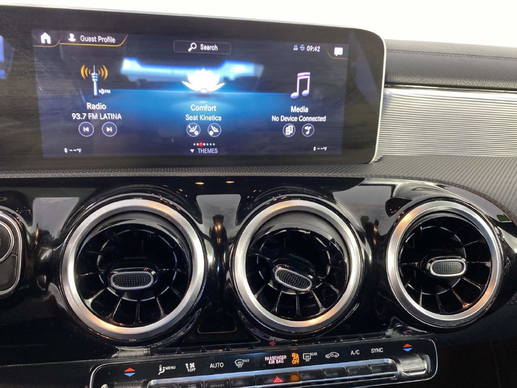 Used 2020 Mercedes-Benz CLA 250 4MATIC image 21