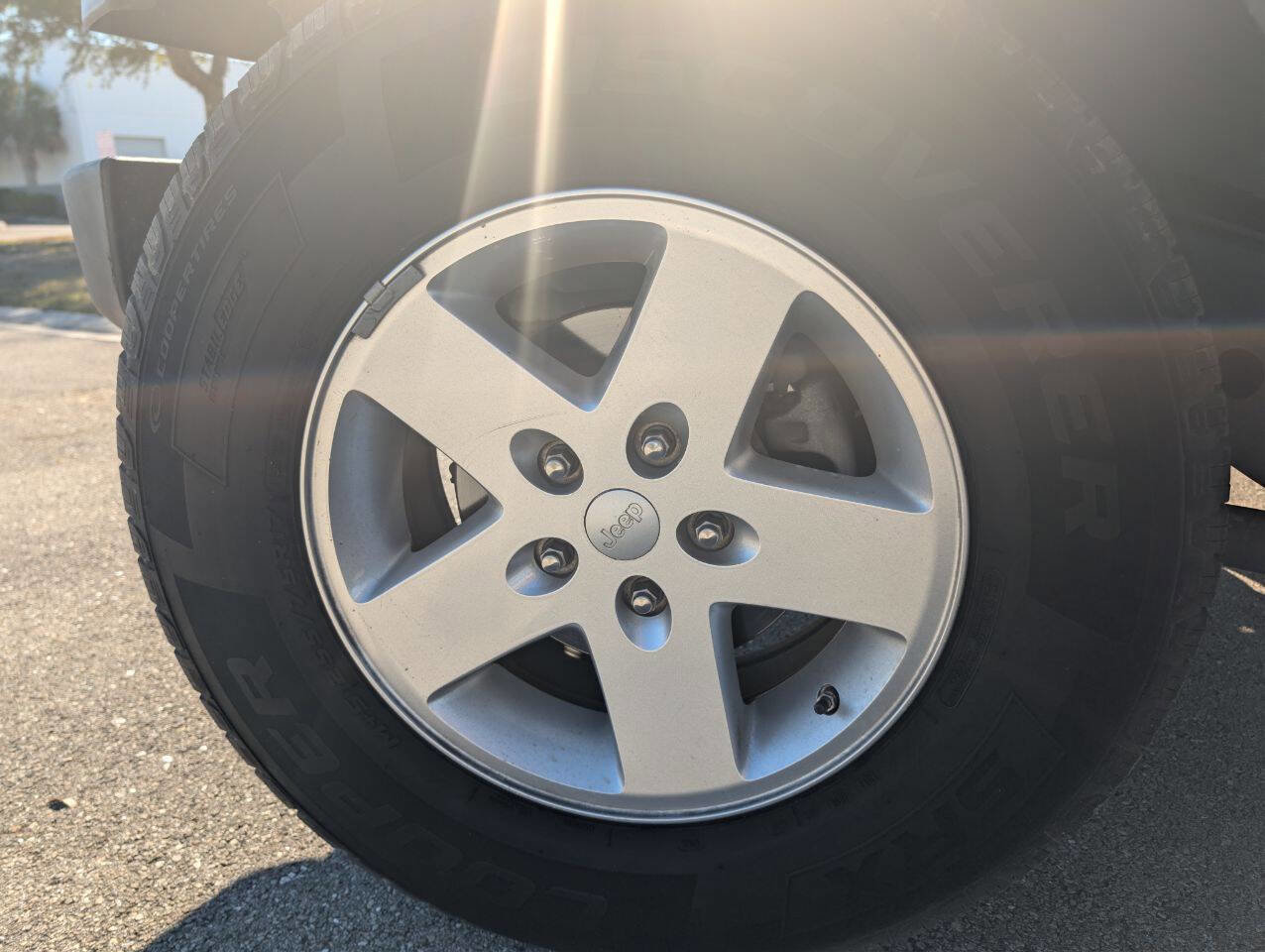 Used 2009 Jeep Wrangler Unlimited X image 32