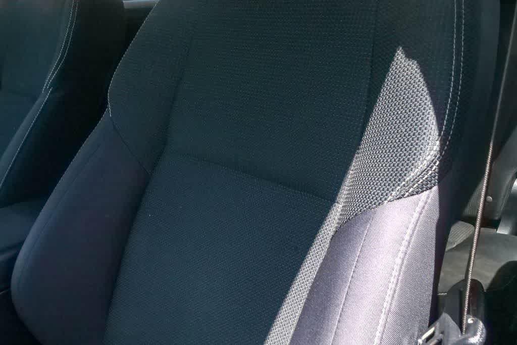 Used 2018 Toyota RAV4 XLE AWD/4WD image 12