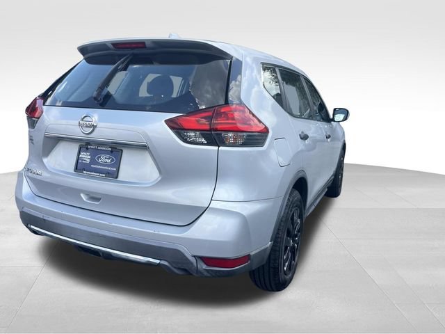 Used 2017 Nissan Rogue S FWD image 3