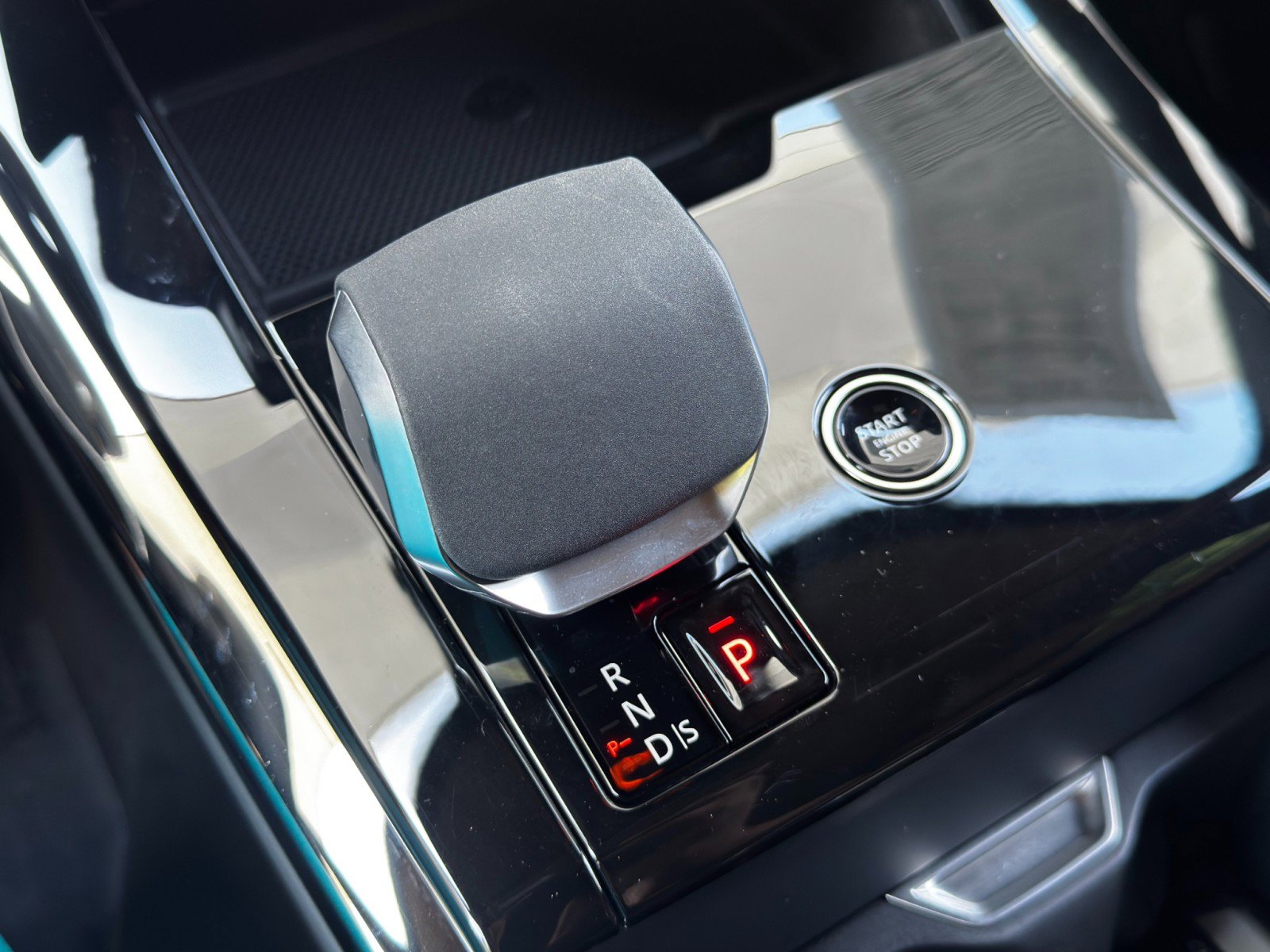 Used 2024 Land Rover Range Rover Sport Autobiography image 36