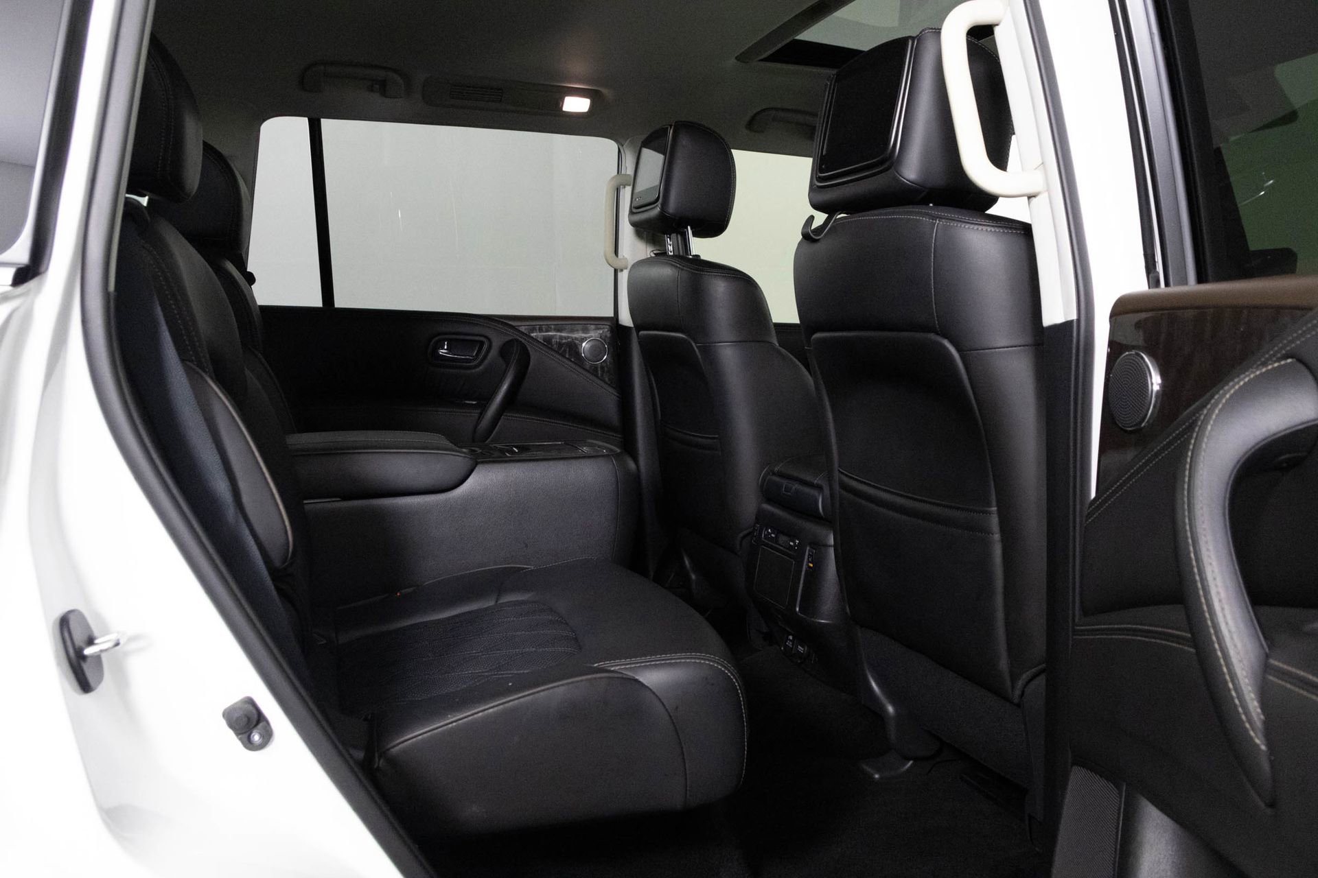 Used 2023 Nissan Armada Platinum w/ Captain's Chairs Package image 41