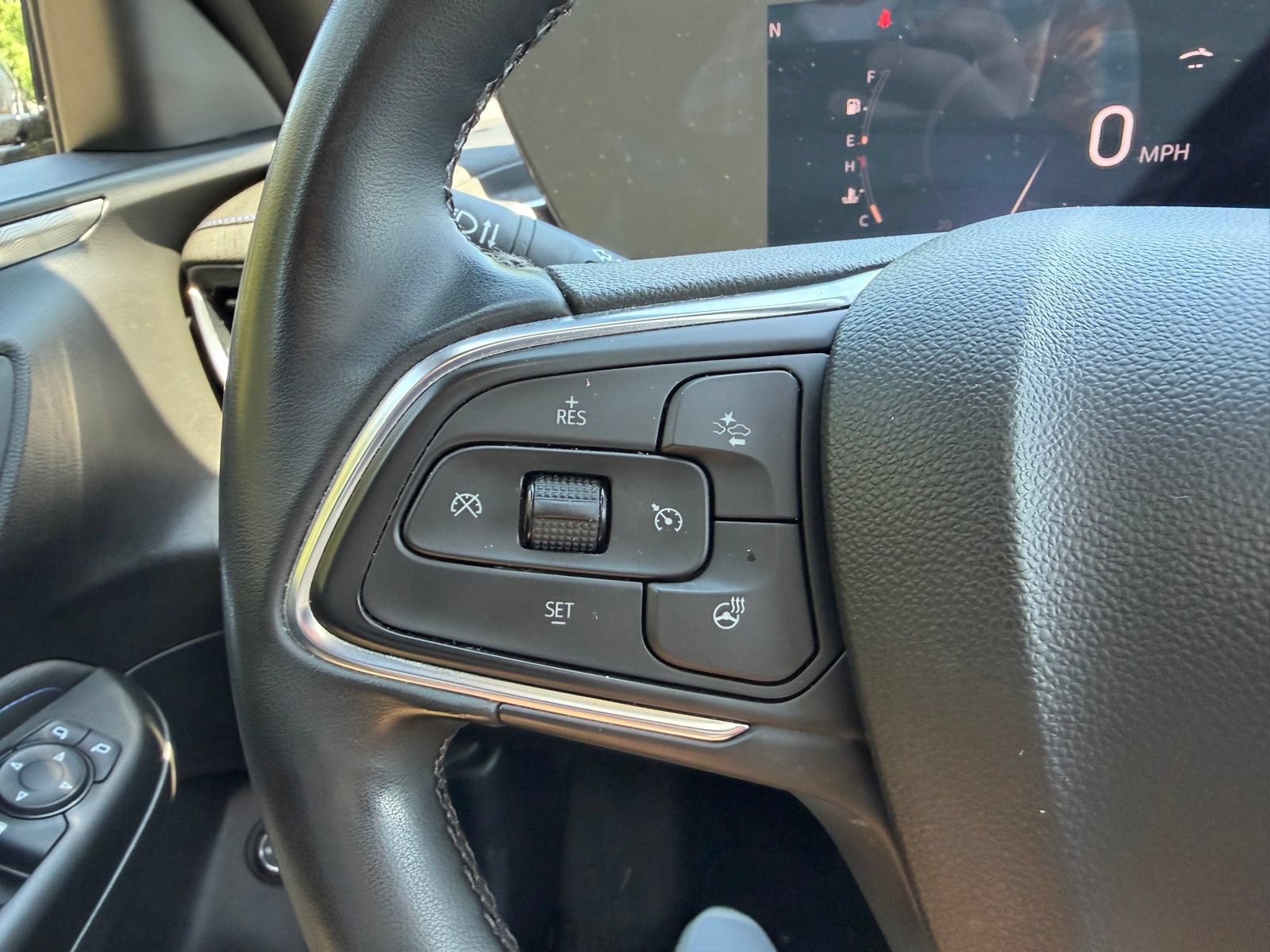 Used 2024 Buick Envista Sport Touring w/ Convenience I Package FWD image 29