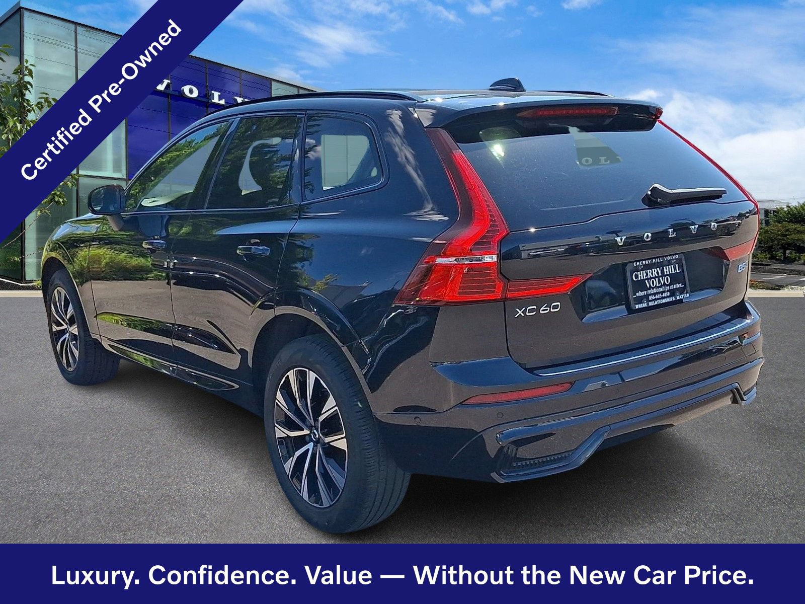 Certified 2024 Volvo XC60 B5 Plus w/ Protection Package Premier AWD/4WD image 5