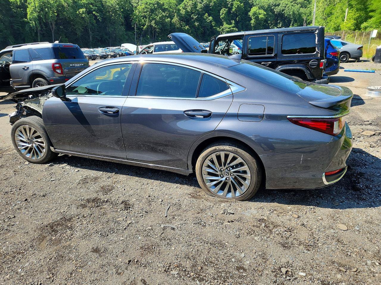 Used 2025 Lexus ES 300h Ultra Luxury w/ Accessory Package (Z2) FWD image 4
