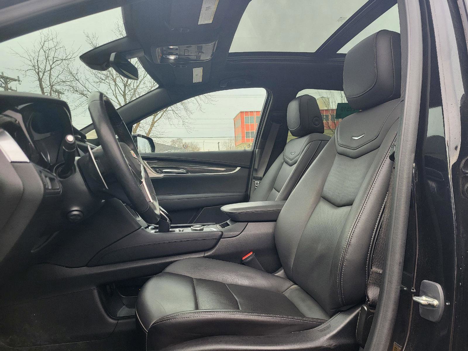 Used 2024 Cadillac XT5 Sportv image 9