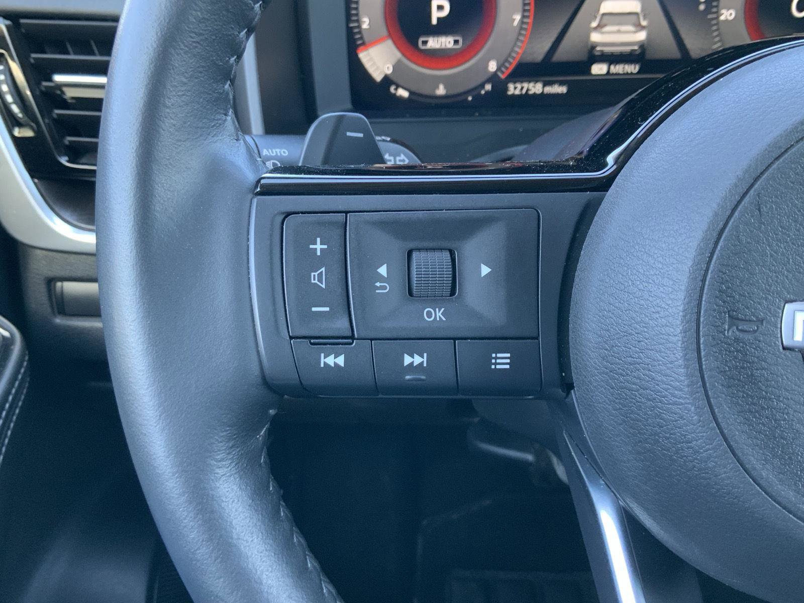 Used 2023 Nissan Rogue Platinum image 32