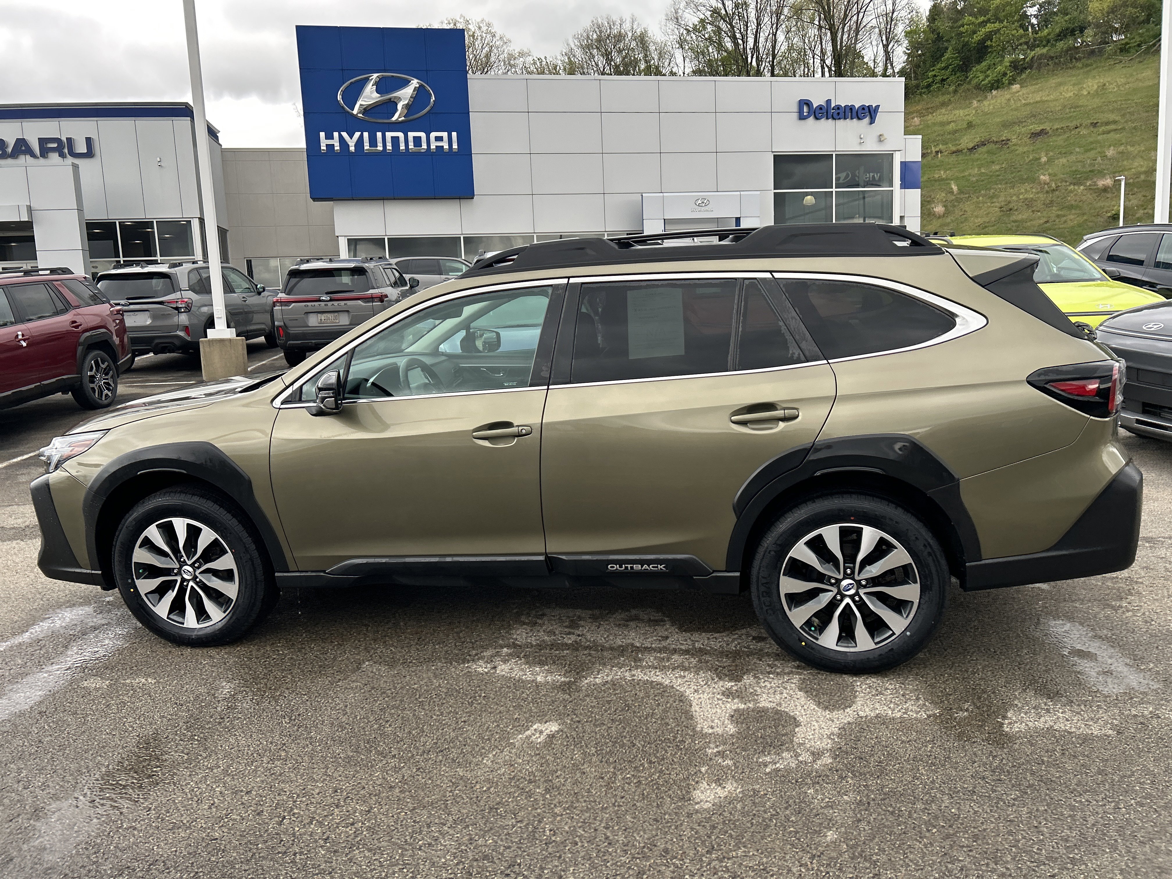Used 2024 Subaru Outback Limited AWD/4WD image 37