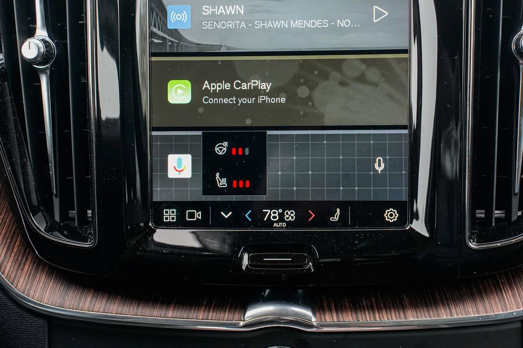 Used 2022 Volvo XC60 B5 Momentum w/ Advanced Package image 12