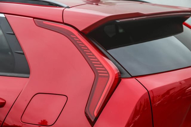 Certified 2025 Kia Niro EX FWD image 11