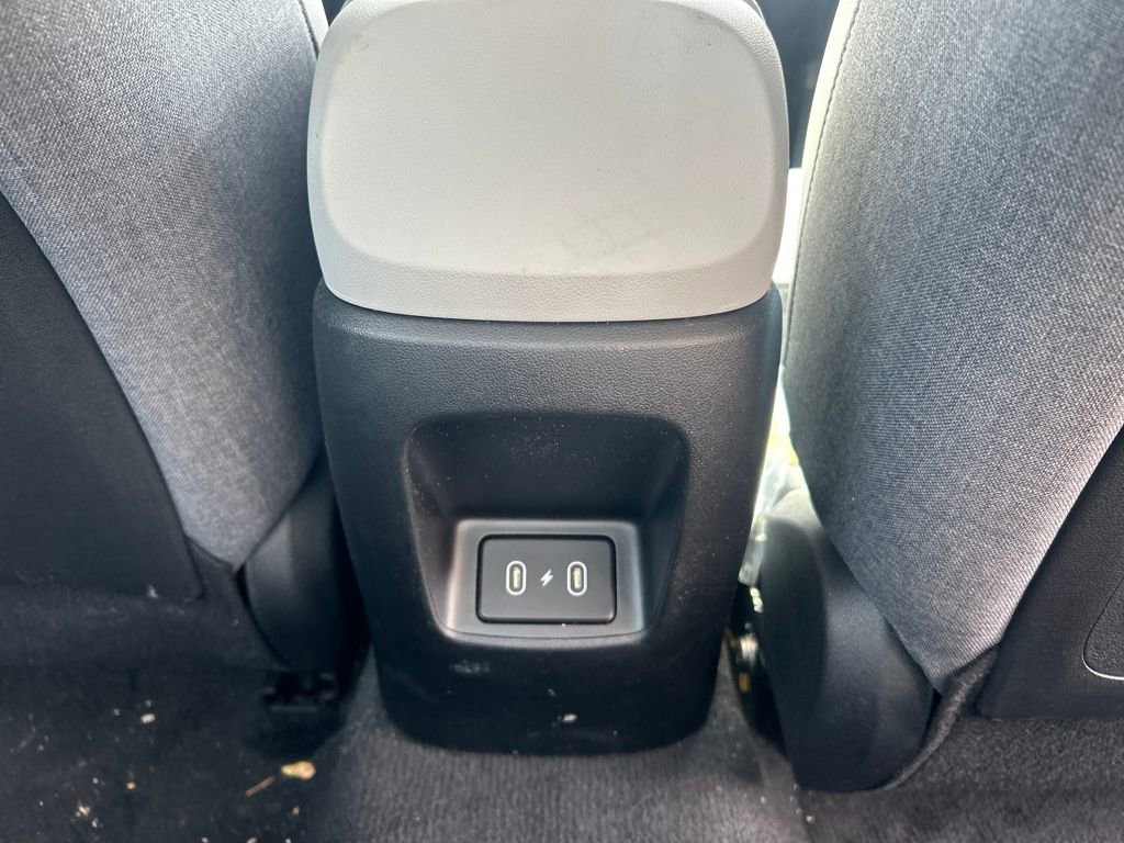 Used 2025 Hyundai Elantra Limited image 26