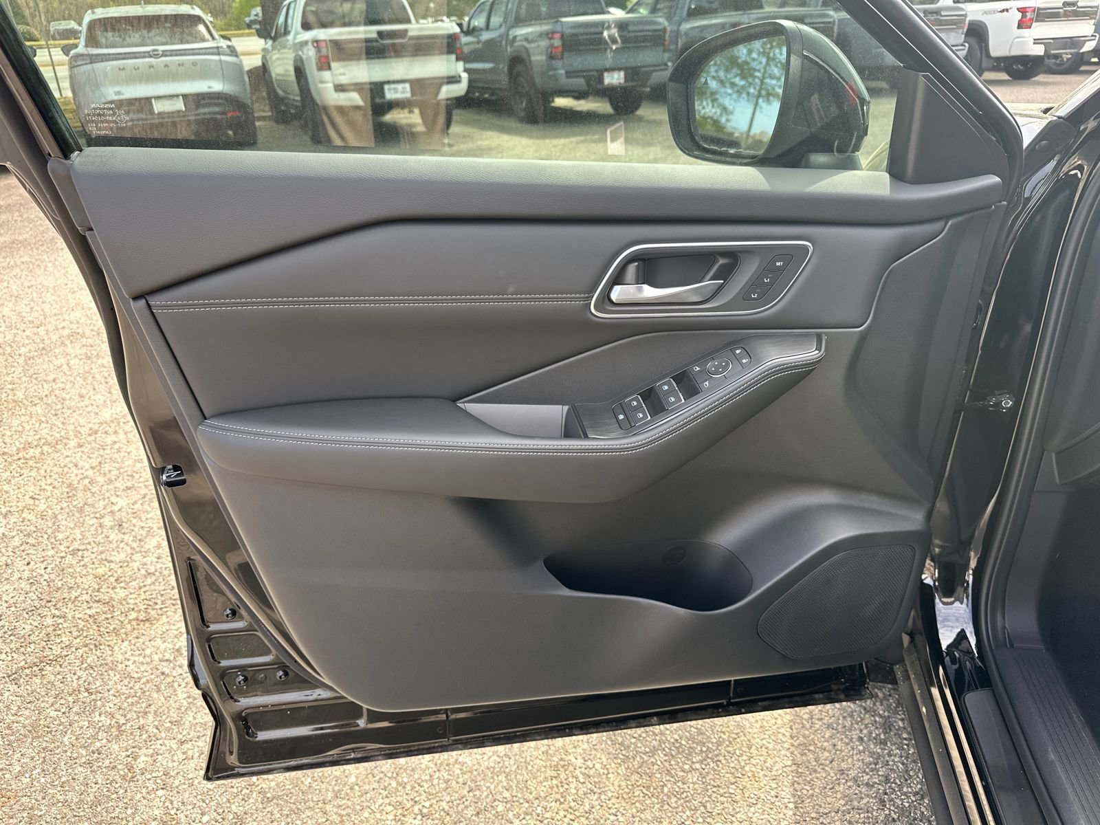 New 2026 Nissan Rogue Platinum w/ Tech Package image 8