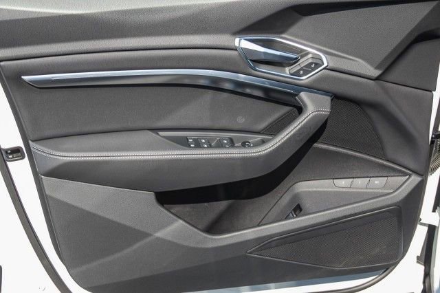Certified 2023 Audi e-tron Premium w/ Convenience Plus Package image 18