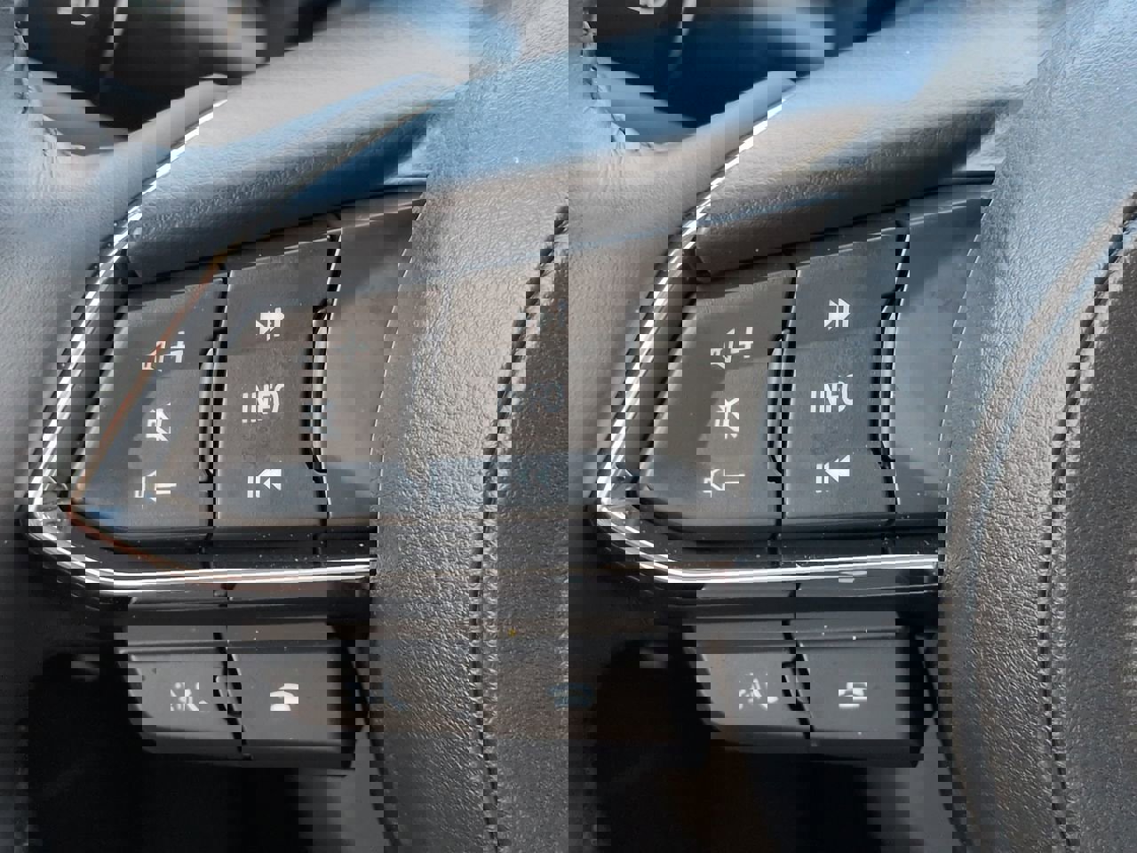 Used 2025 MAZDA CX-5 AWD 2.5 S w/ Select Package image 23