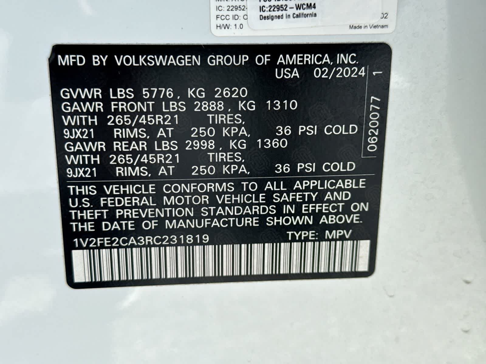 Certified 2024 Volkswagen Atlas Cross Sport SEL Premium R-Line AWD/4WD image 35