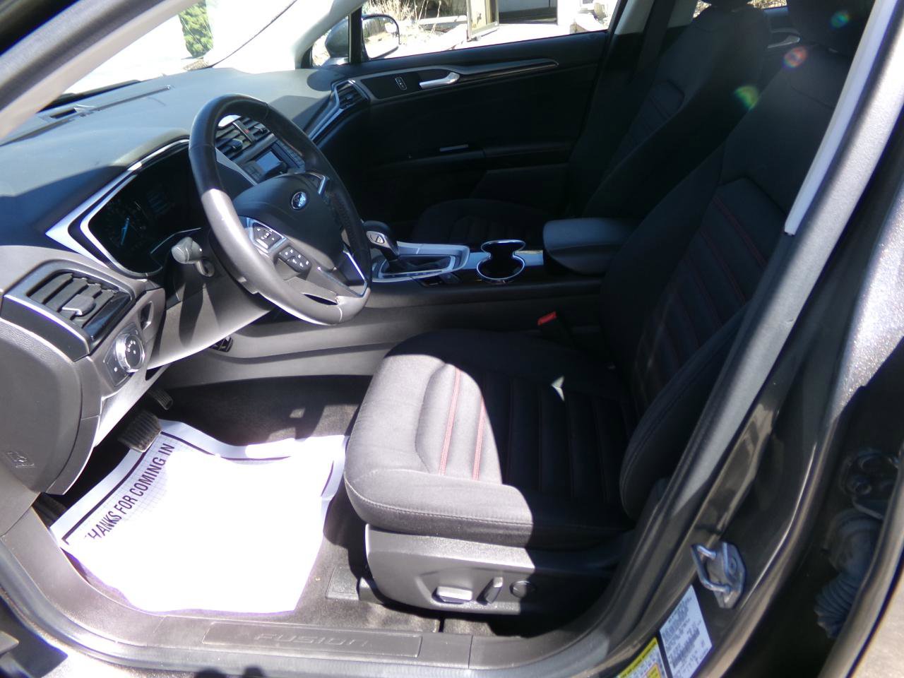 Used 2015 Ford Fusion SE w/ Equipment Group 501A image 10