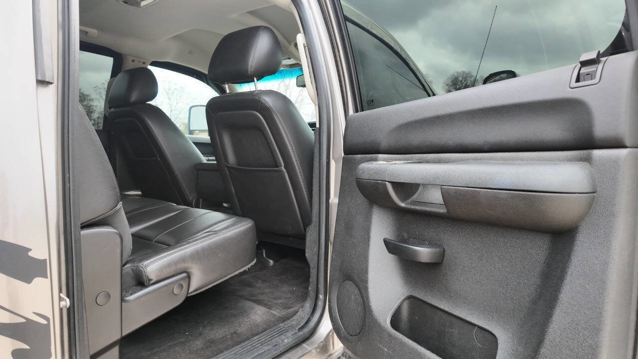 Used 2013 Chevrolet Silverado 2500 LT w/ Interior Plus Package image 14