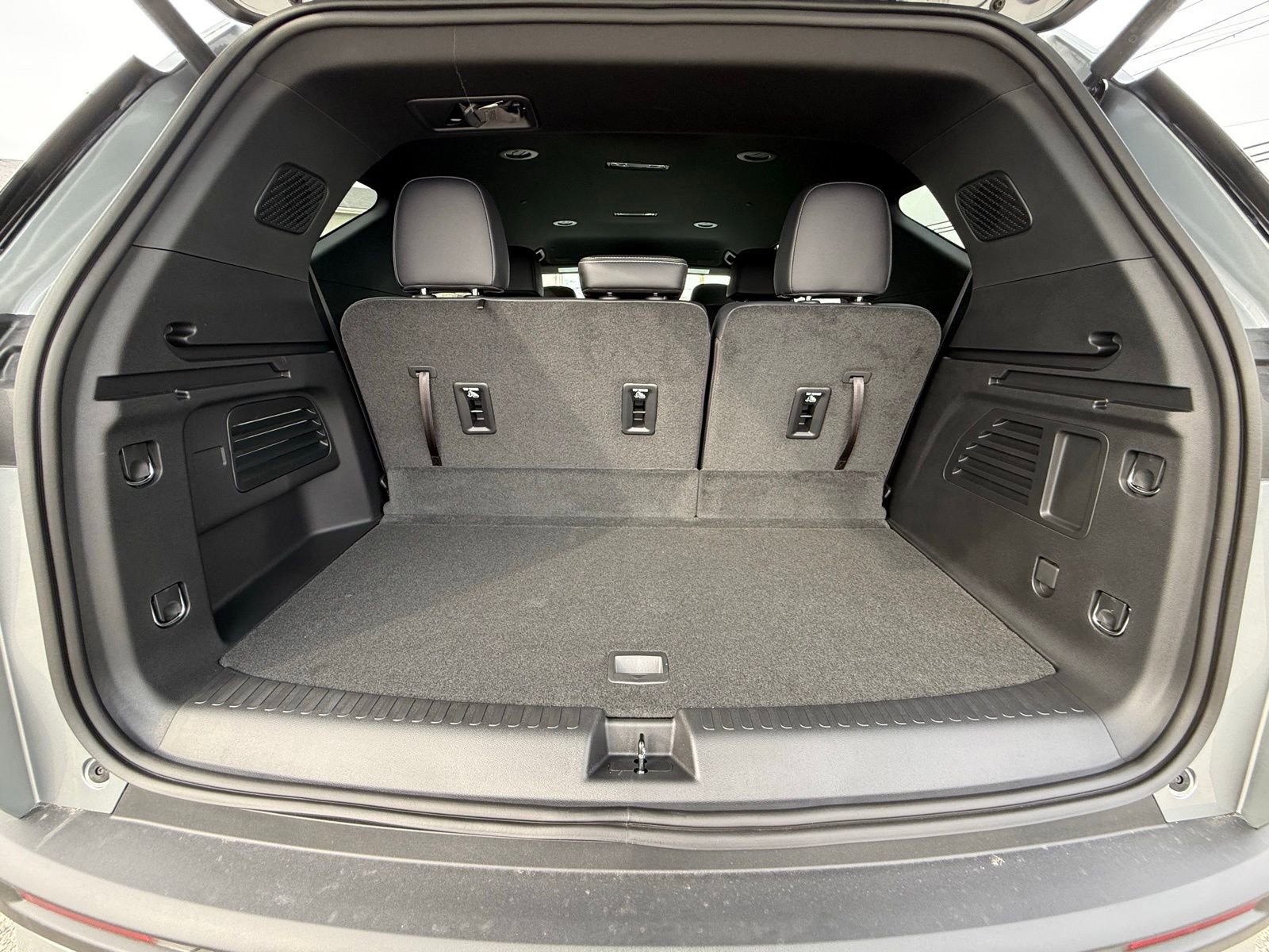 New 2026 Chevrolet Traverse LT image 25